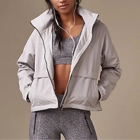 ❤️ Lululemon Always Effortless Jacket Size 6 Chrome